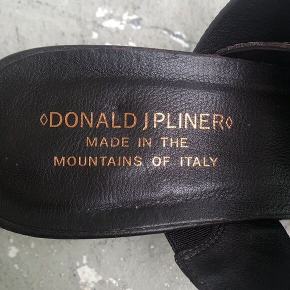 Donald  J Pliner - Picture 6 of 8